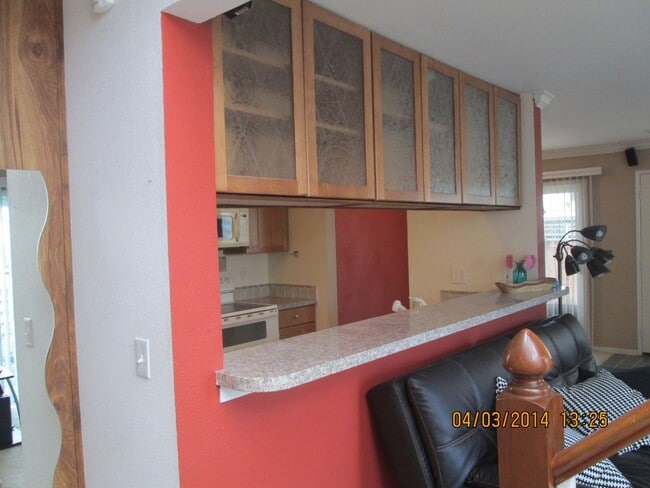Building Photo - Stonegate living!