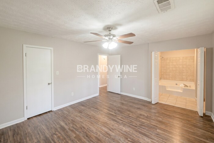 Building Photo - 7272 Indian Hill Trail