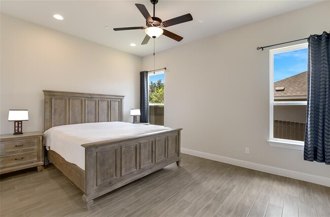 Building Photo - 600 C-Bar Ranch Trl