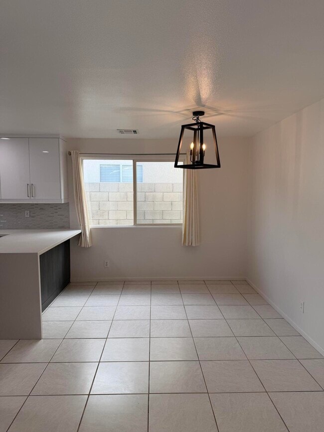 Building Photo - 51905 Avenida Velasco