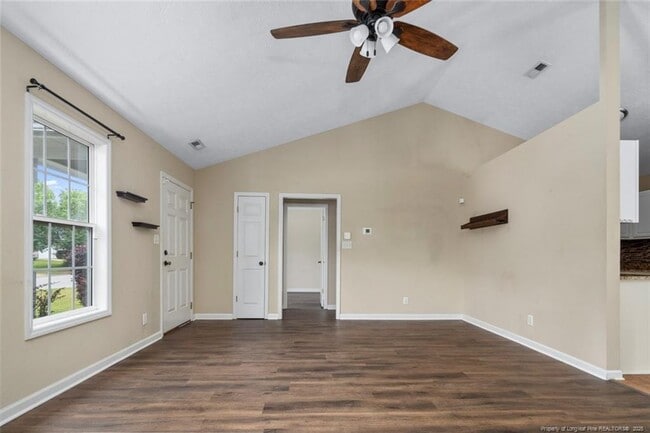 Building Photo - 465 Northwoods Dr