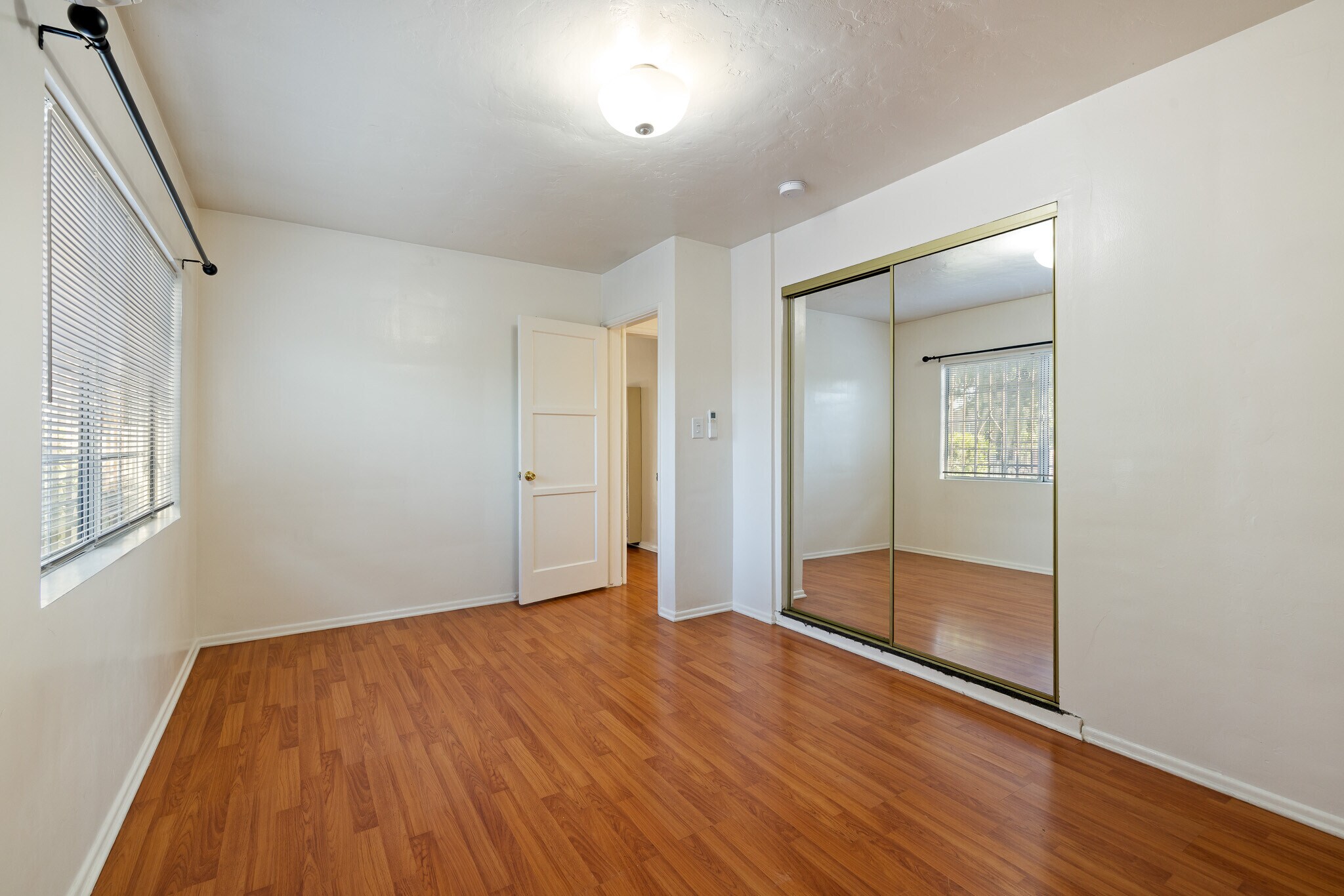 Building Photo - 11840 Archwood St