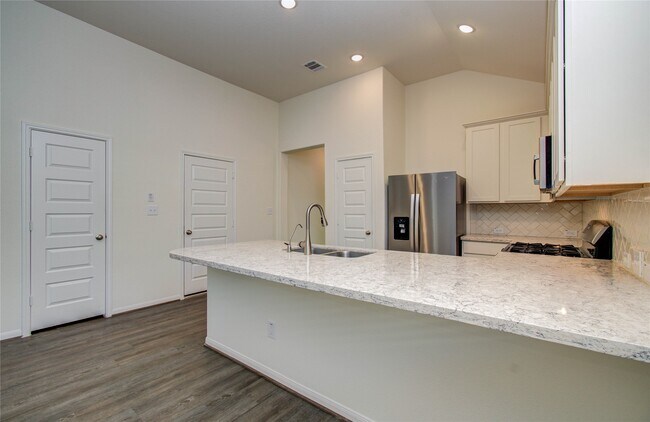 Building Photo - 8426 Beacon Bay Cir