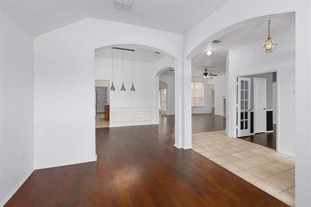 Building Photo - 1433 Woodmont Dr
