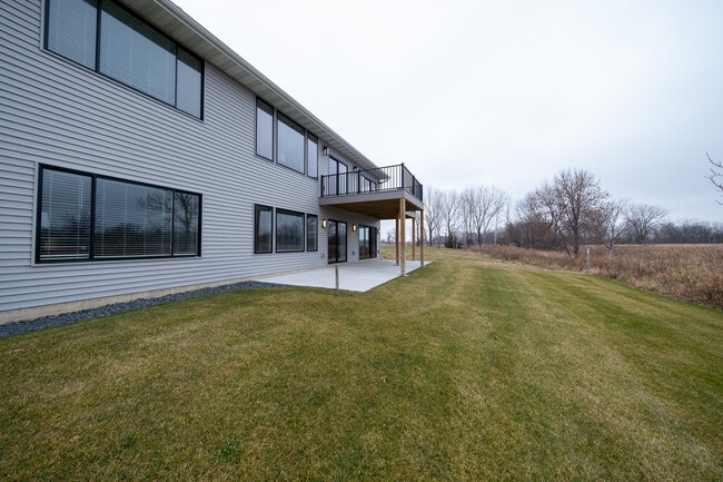 Building Photo - 26391 Preserve Dr