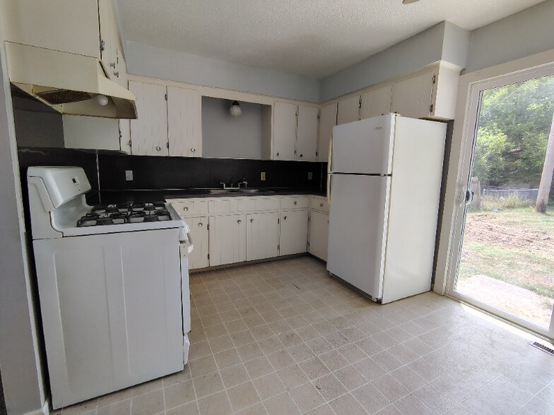 Building Photo - 3407 Goodman Ave SW