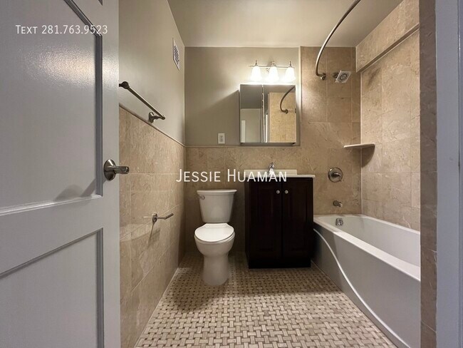 Building Photo - 310 Greenwich St