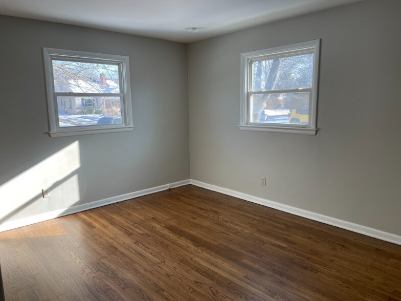 Building Photo - 4919 Fuller Dr