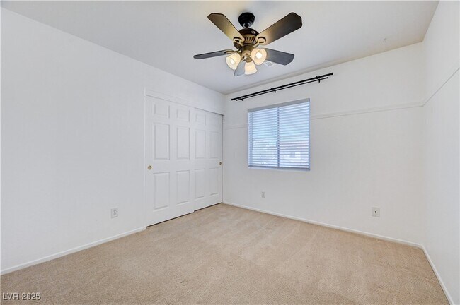 Building Photo - 5033 Apache Valley Ave