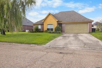 Building Photo - 40450 Hawthorne Dr
