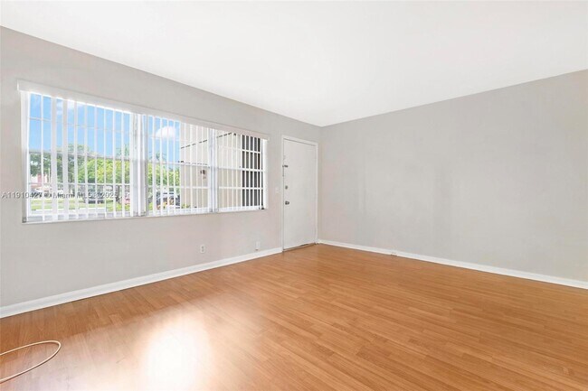 Building Photo - 800 SW 131st Ave