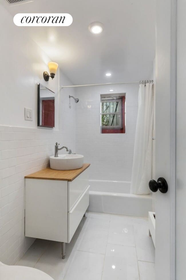 Building Photo - 168 Prospect Park Southwest