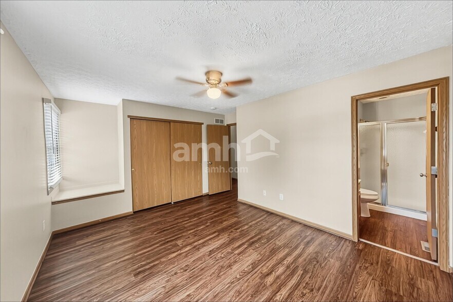 Building Photo - 825 Whitehead Dr