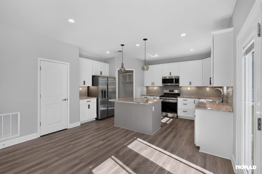 Building Photo - 105 Irondale Ct