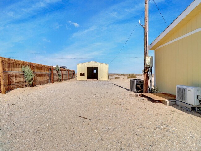 Building Photo - 2204 Ocean Side Ave