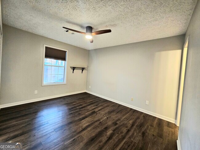 Building Photo - 2734 Highland Ridge NW