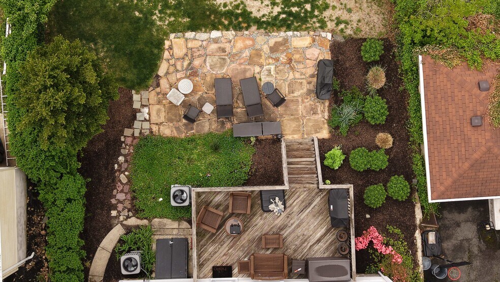 Professional landscaping - 14 Prospect St