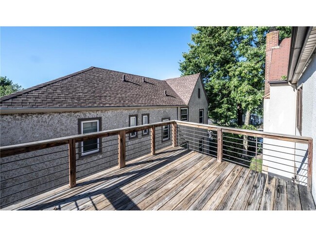 Building Photo - 3549 Irving Ave S