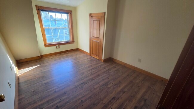 Building Photo - 9 Roberts Rd