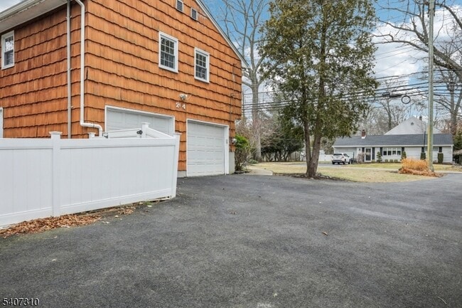 Building Photo - 254 Darlington Ave