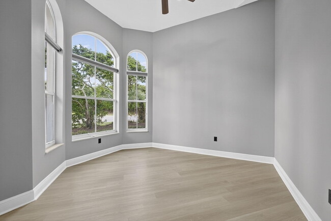 Building Photo - 2162 Stotesbury Way