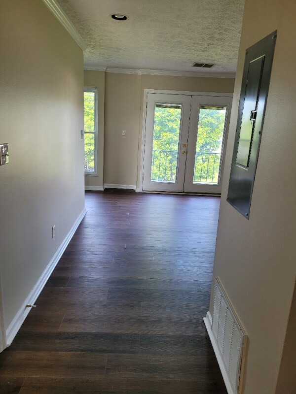 Building Photo - 1310 Louisville Rd