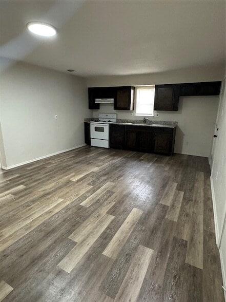 Building Photo - 1833 Pelican Dr N