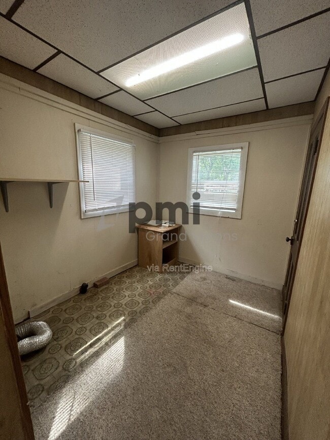 Building Photo - 1105 6th St