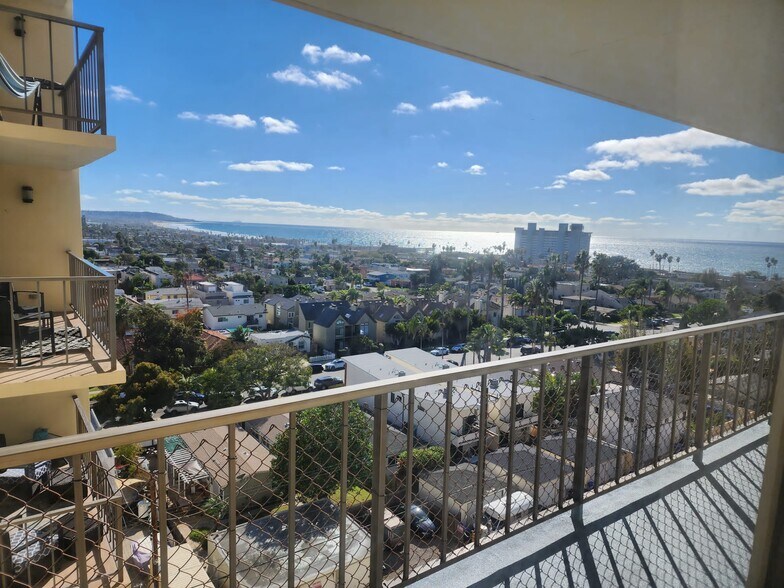 Front Balcony View - 4944 Cass St
