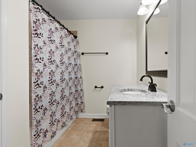 Building Photo - 826 Eldorado Ave SE