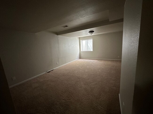 Building Photo - Beautiful 3 Bed 2.5 Bath Townhouse in NW F...