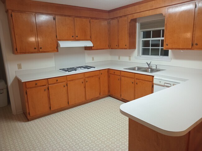 Building Photo - 2244 David Green Rd