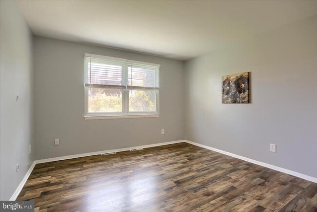 Building Photo - 4411 Falls Bridge Dr
