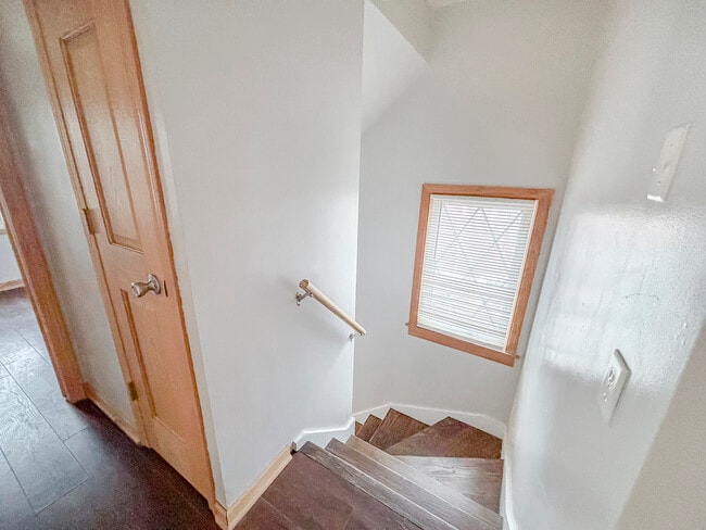 Building Photo - 5156 W 63rd Pl