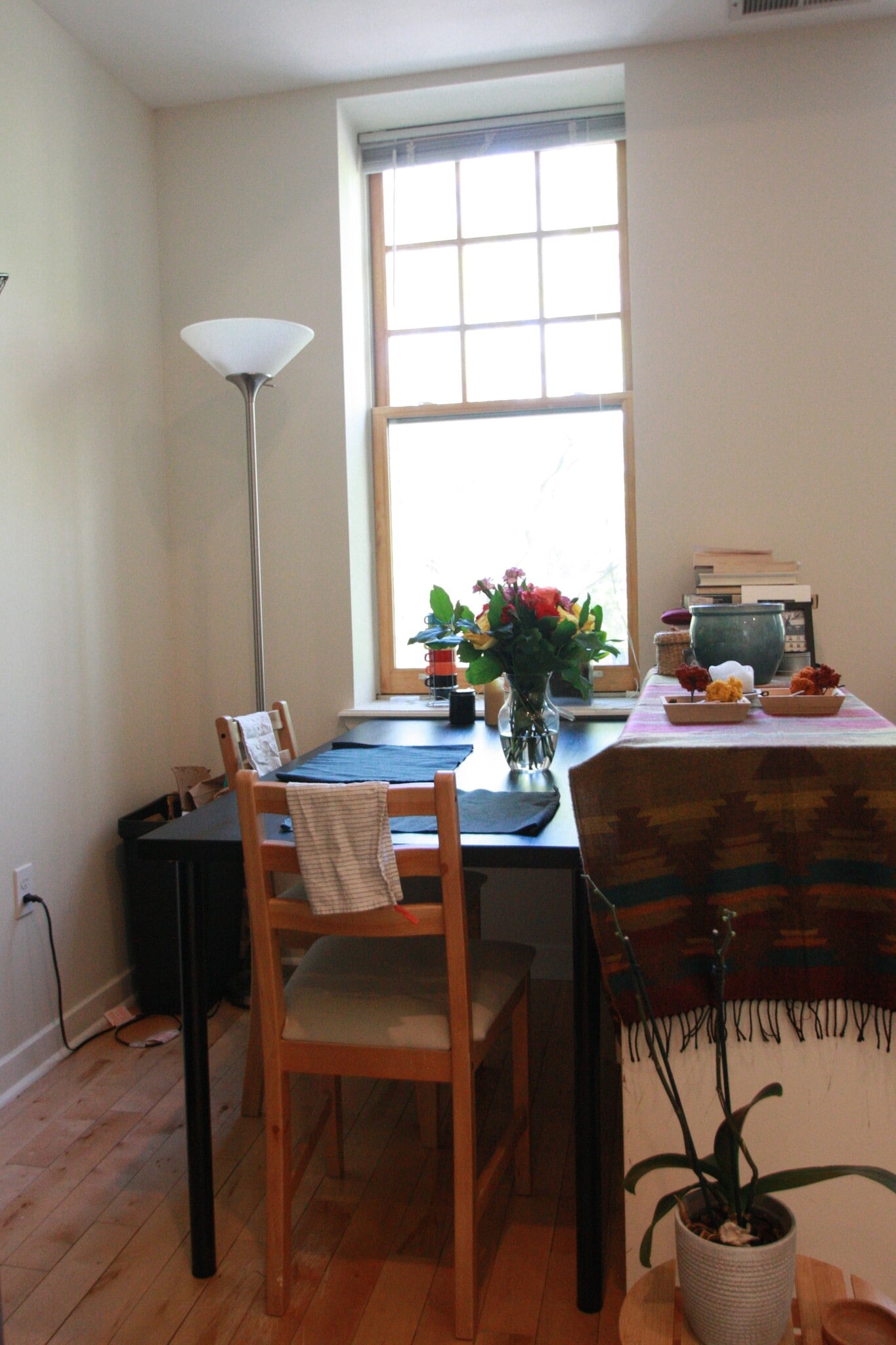 Separate dining area next to the kichen - 317 6th S St