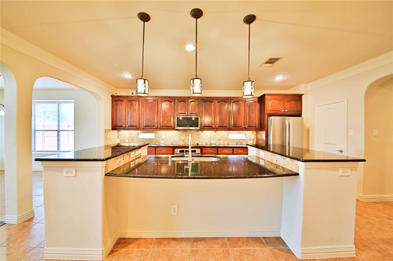 Building Photo - 778 Fall River Dr