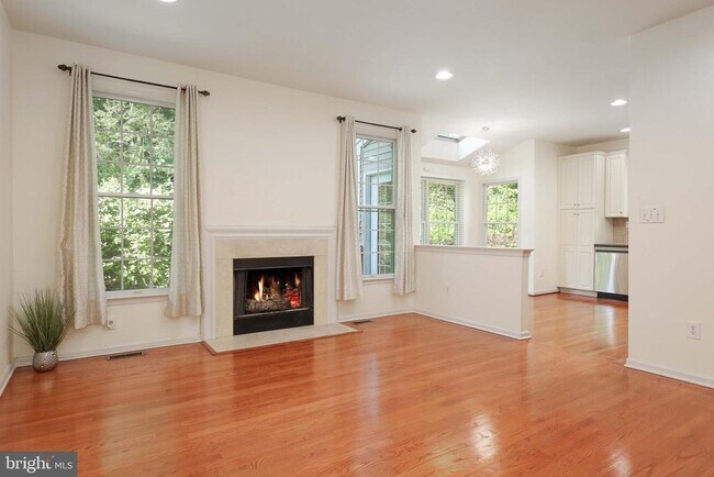 Building Photo - 11 Wedgewood Ct