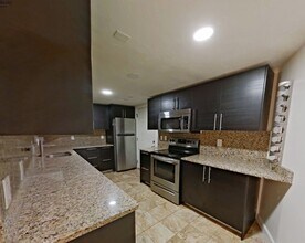 Building Photo - 73 Thatcher St