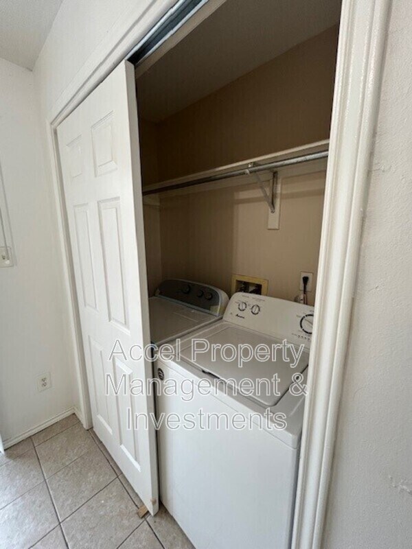 Building Photo - 1004 Fort Hood Ave