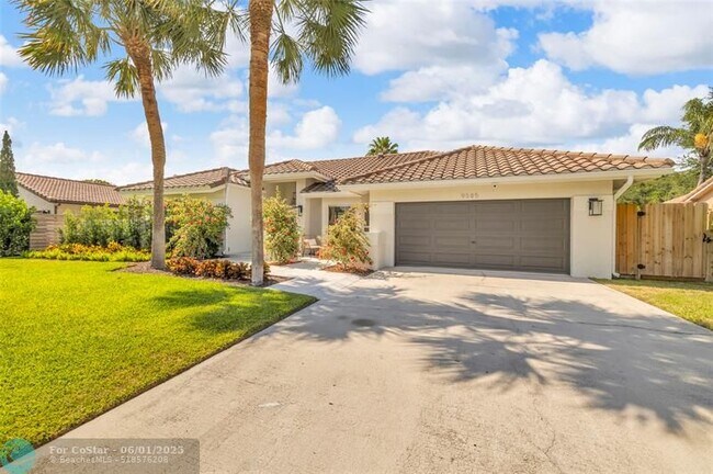 Building Photo - 9585 Carousel Cir S