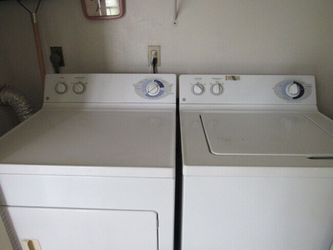 Building Photo - 2 Bedroom 2 Bathroom 2nd floor condo in Cross Creek Golf Community