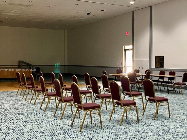 Building Photo - 17011 N Bay Rd