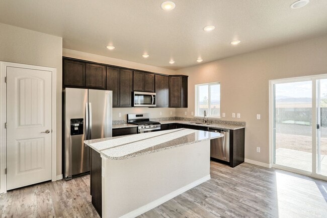 Building Photo - 3 Bedroom 2 1/2 Bath in Northwest Loveland