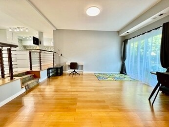 Building Photo - 57 Broadlawn Park