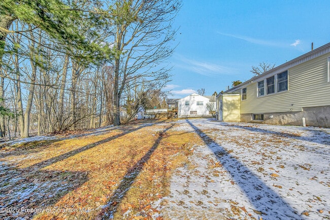 Building Photo - 301 Seymour Ave