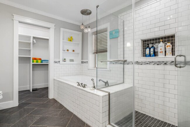 Building Photo - 9200 Pointe Aux Chenes Rd