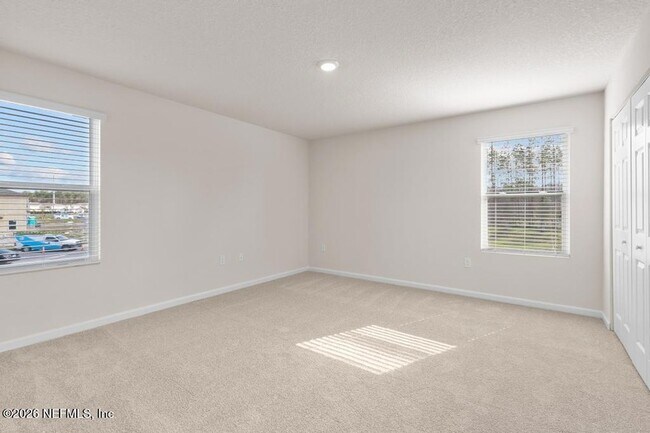 Building Photo - 21 Temple Dr