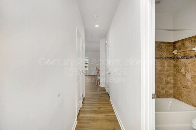 Building Photo - 24676 Hutchinson Farm Dr