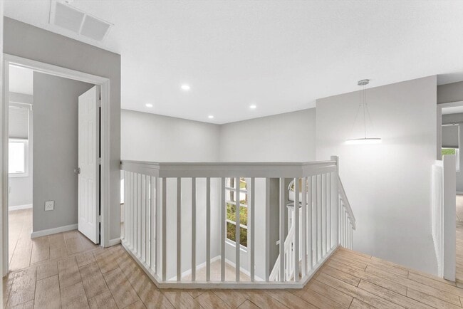 Building Photo - 9825 Scribner Ln