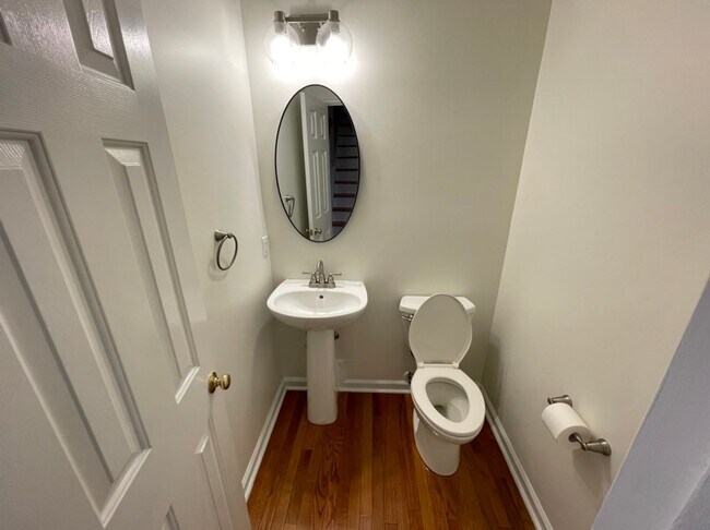 Building Photo - Elegant 4 Bedroom Home in Heart of Cary